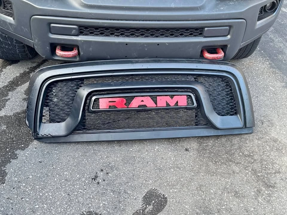OEM Original RAM 1500 Front Grille – Damaged – Parts