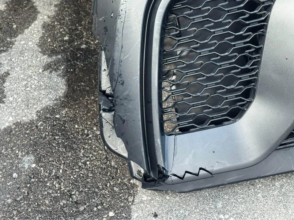 OEM Original RAM 1500 Front Grille – Damaged – Parts - photo 2