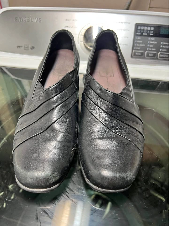 🏈 Ladies leather shoes
