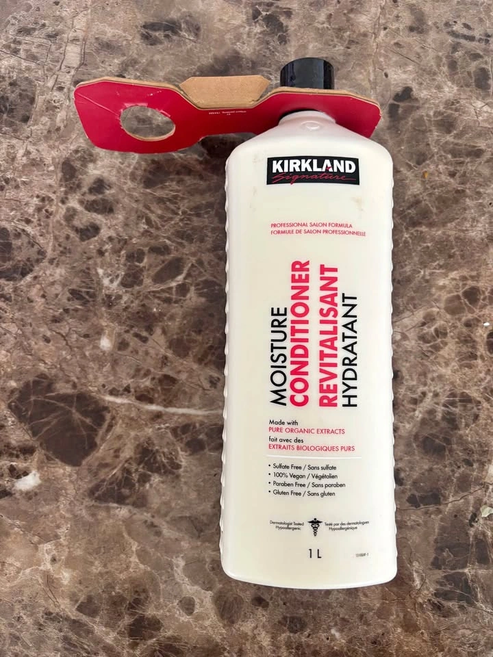 Kirkland moisture hair conditioner 1L