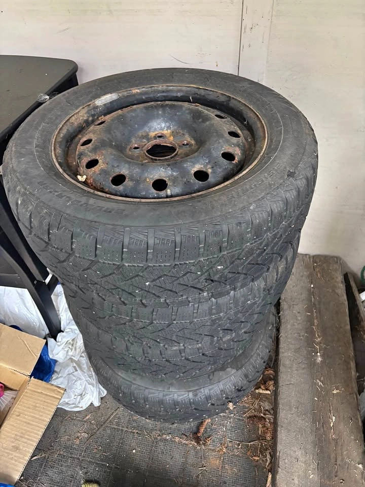 Snowblazer 215/60R16 Winter Tires - Set of 4 with steel Rims