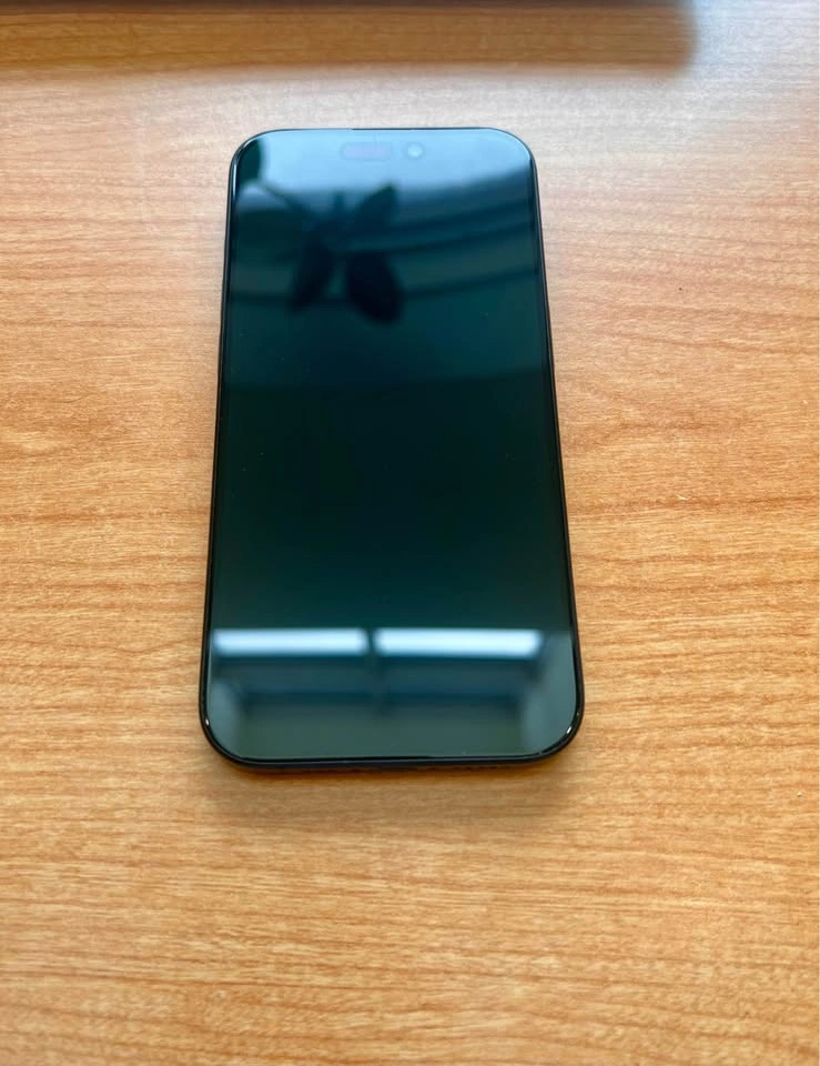 Mint condition iPhone 15 pro - Unlocked - photo 3