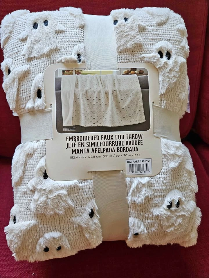 Embroidered Ghost Faux Fur Throw🏈