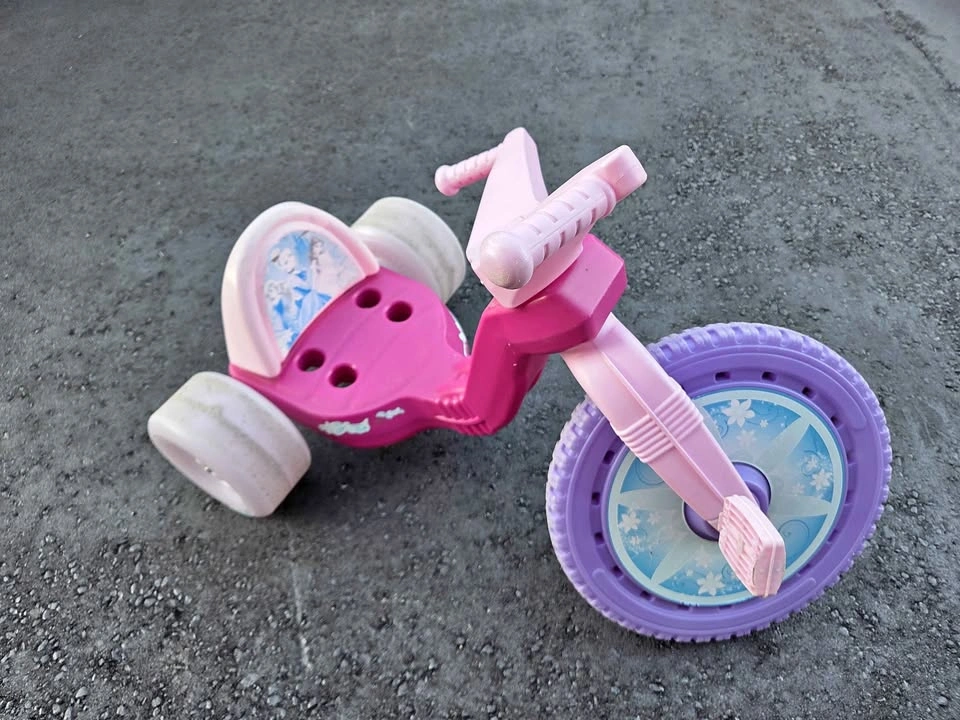Disney Frozen Tricycle🏈
