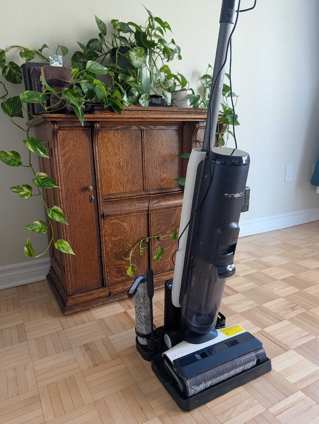 2 in 1 Vacuum and Electric Mop - photo 2