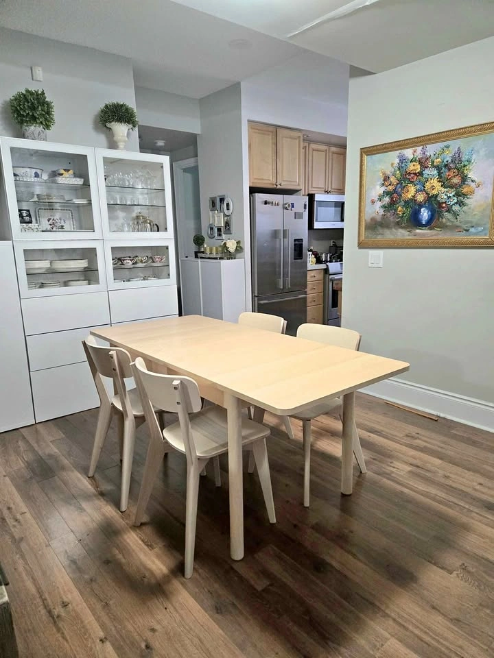 IKEA RÖNNINGE Extendable Dining Table with 4 Lisabo Chairs