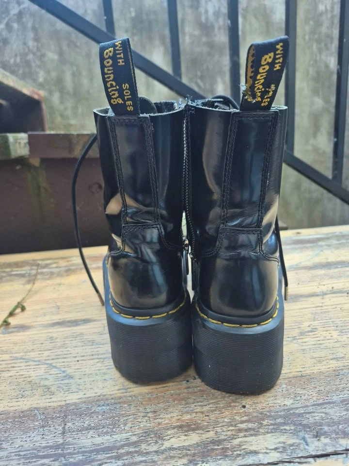Womans size 6 Jadon 2" Air Wair black boots - photo 2