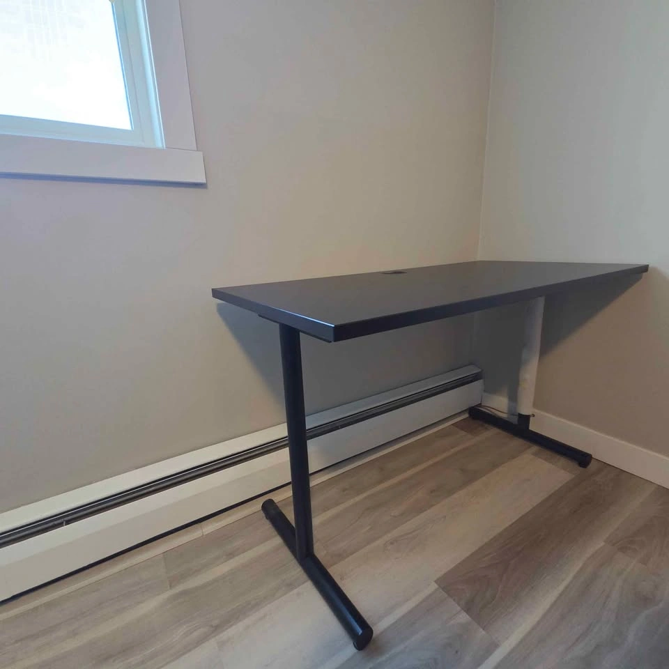 Sturdy Office Table - photo 2