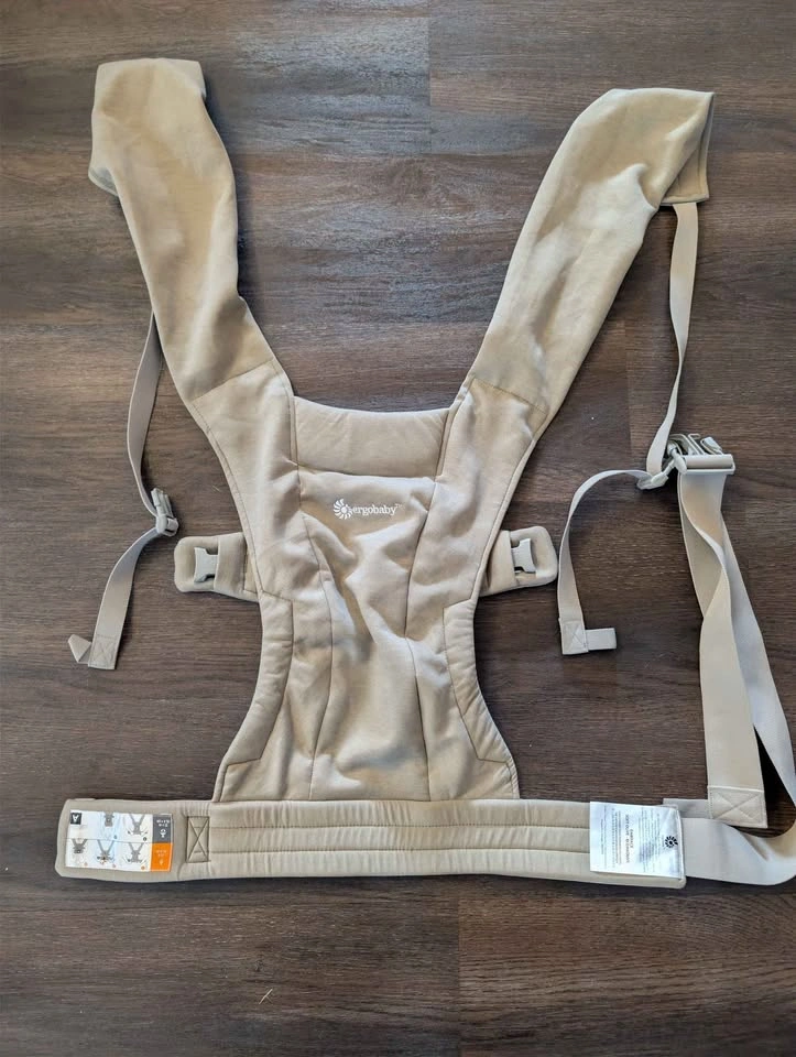 Ergobaby Embrace Baby Carrier - photo 2
