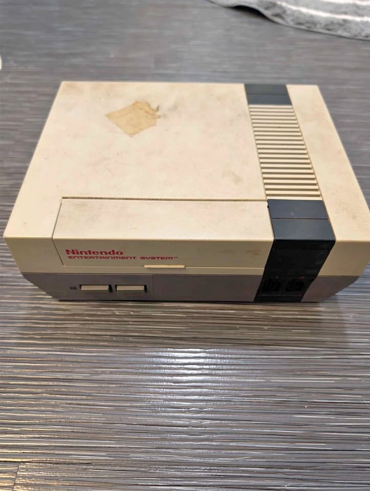 Nintendo Entertainment System (NES) Console