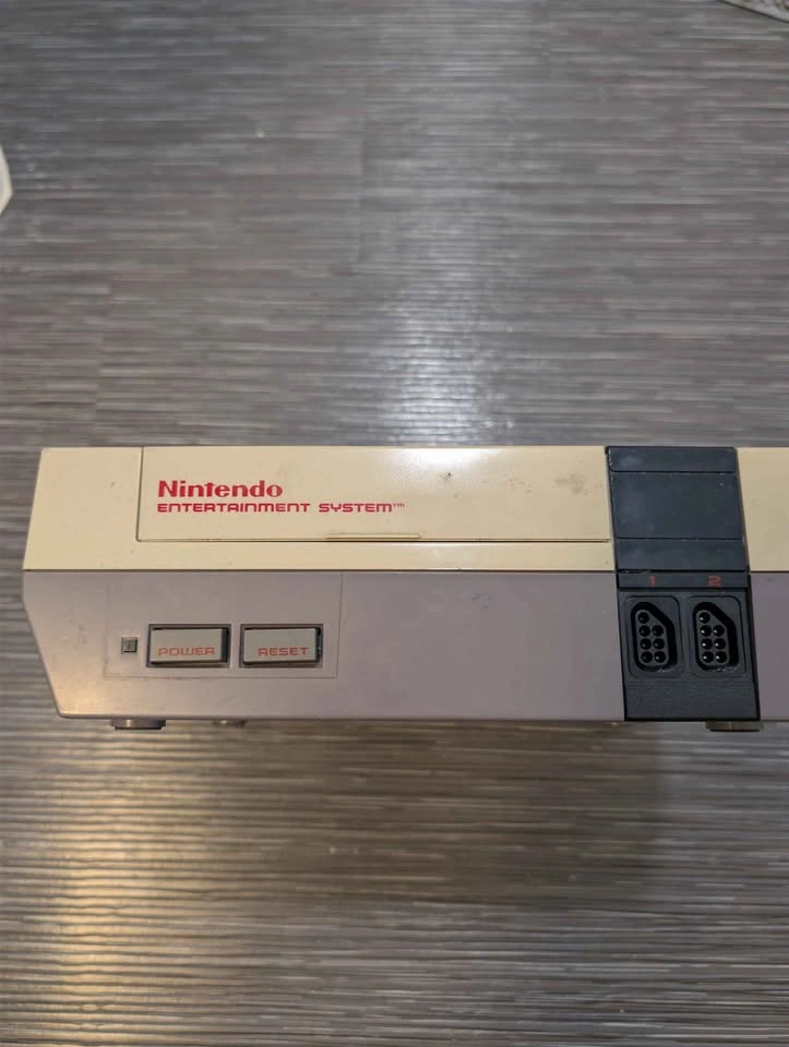 Nintendo Entertainment System (NES) Console - photo 2