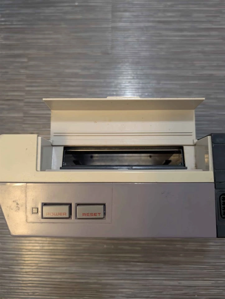 Nintendo Entertainment System (NES) Console - photo 3