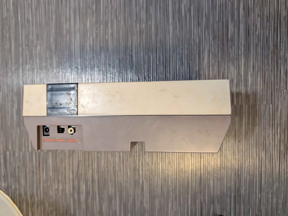 Nintendo Entertainment System (NES) Console - photo 5