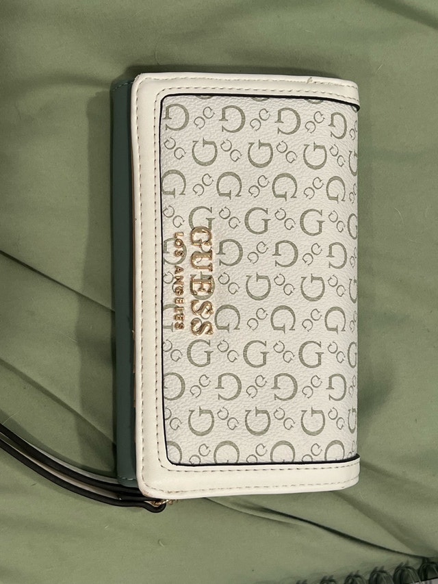 Guess Wallet