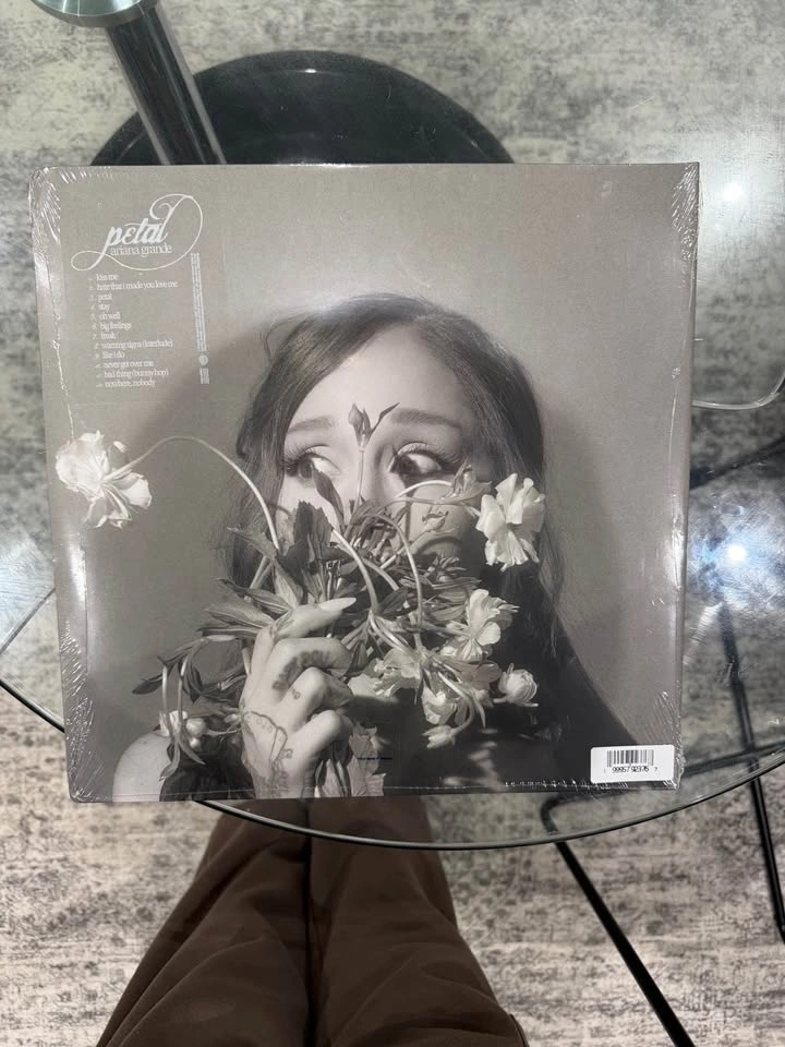 Petal target exclusive vinyl - photo 2