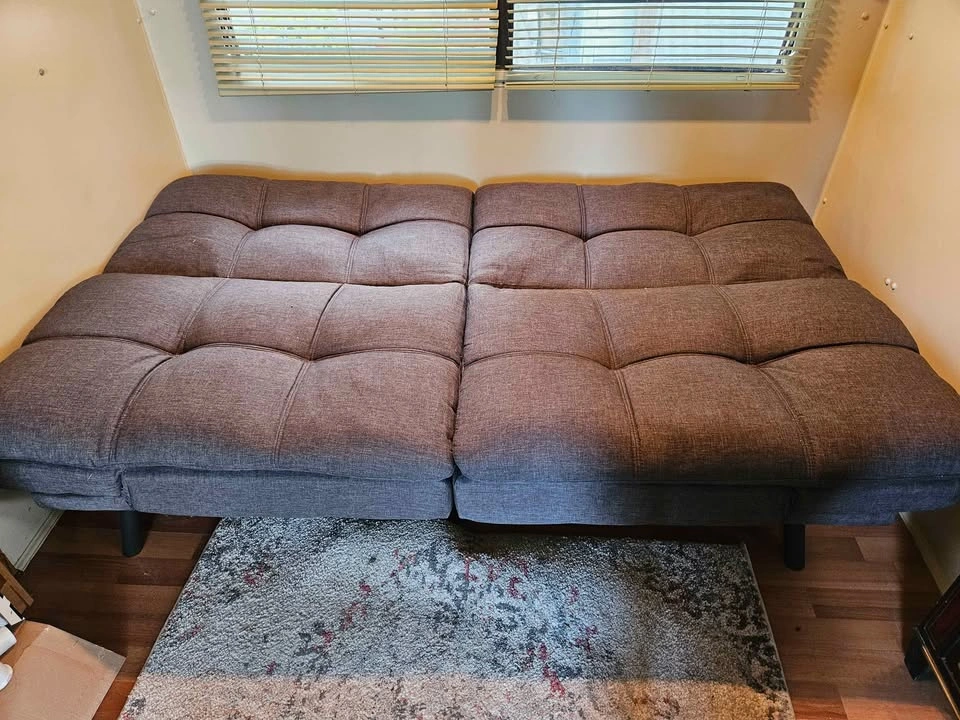 Loveseat, fold out bed - photo 3