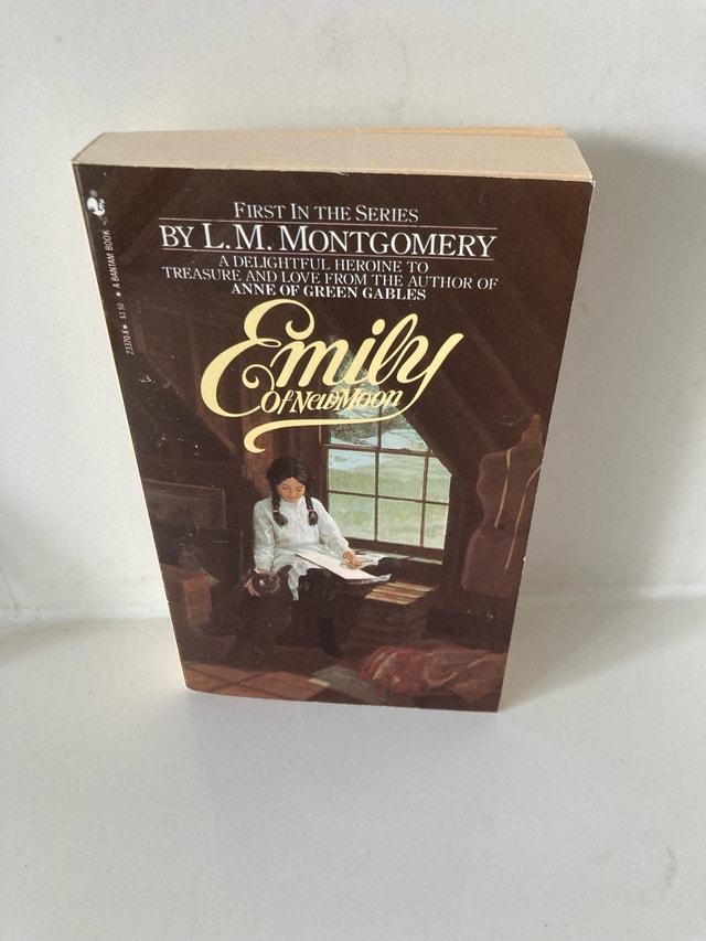 🏈 Vintage Emily of New Moon by L.M. Montgomery