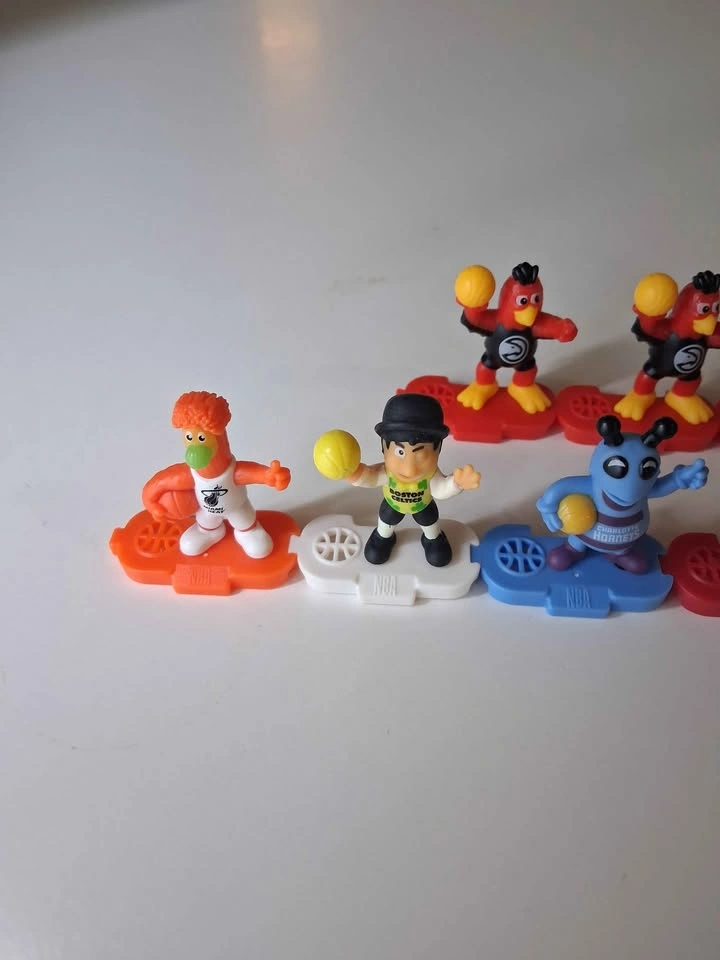 Vintage Kinder Surprise NBA Mascot Figurines Lot - photo 2