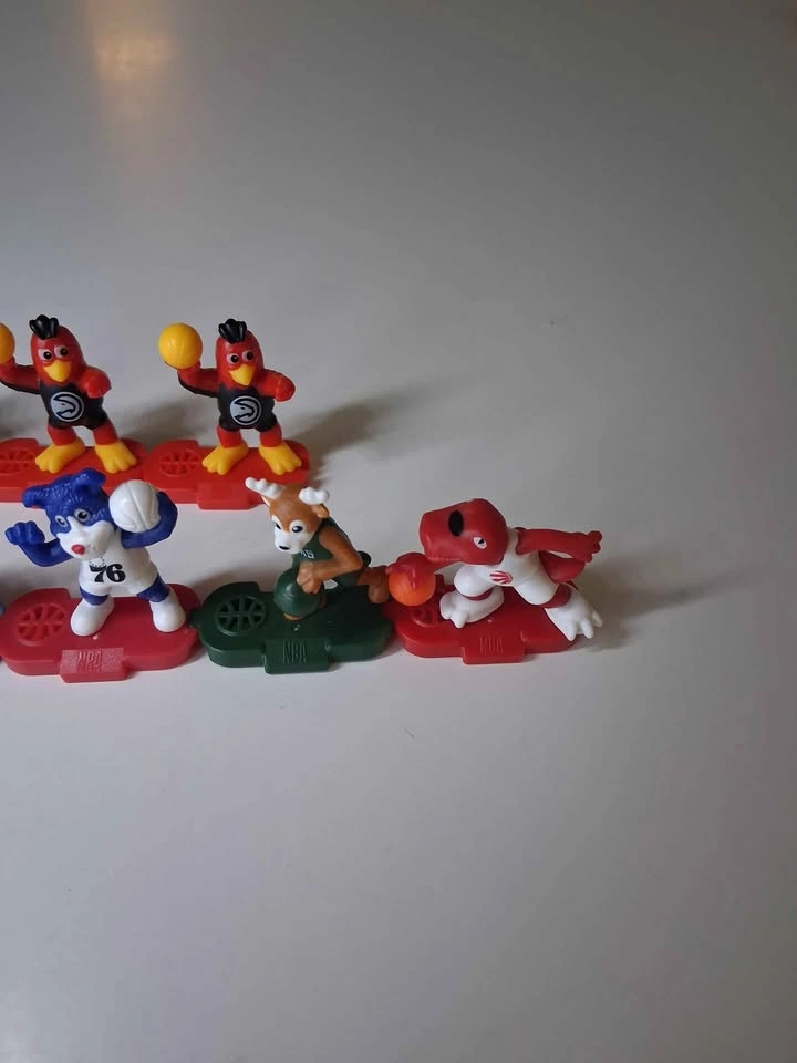 Vintage Kinder Surprise NBA Mascot Figurines Lot - photo 4