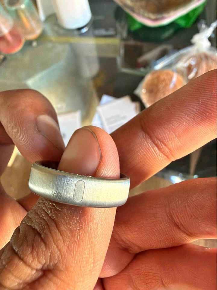 Oura Ring 5 size 11 - Brushed silver