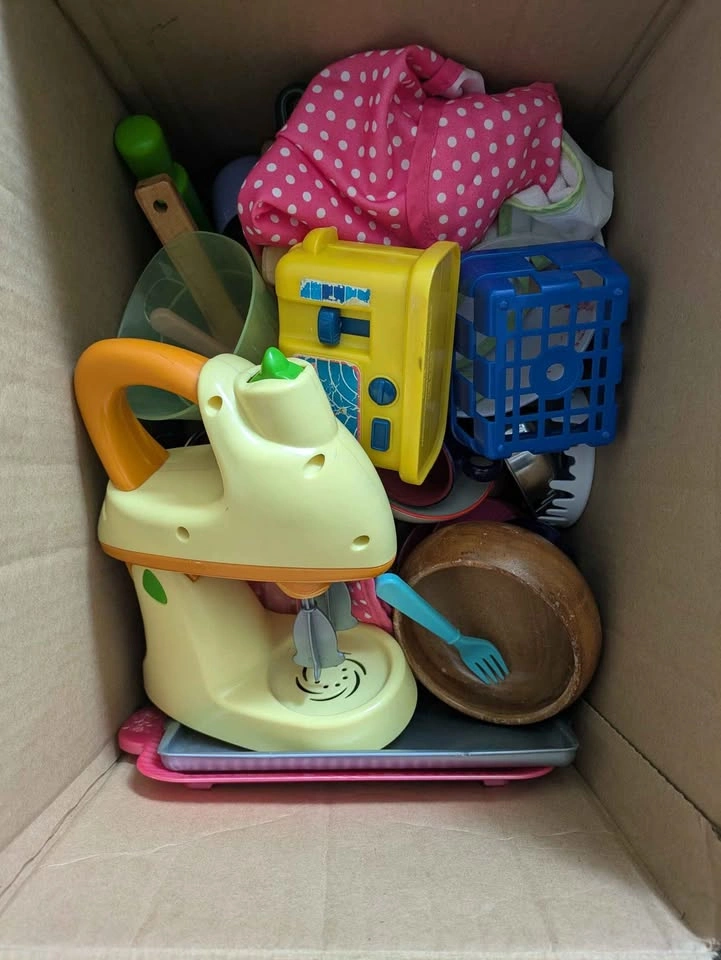 Ikea play kitchen + toy foods + tools & utensils - photo 5