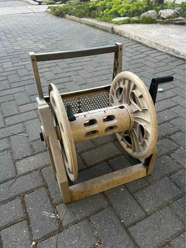 Suncast Garden Hose Reel Cart / Holder - photo 3