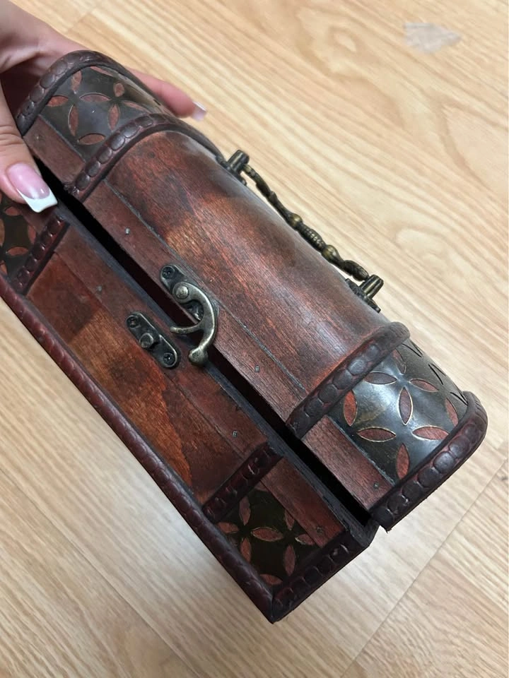 Vintage Style Wooden Treasure Chest Jewelry Box - photo 2