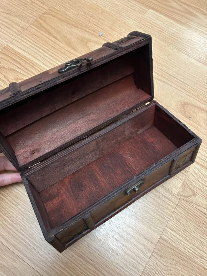 Vintage Style Wooden Treasure Chest Jewelry Box - photo 3