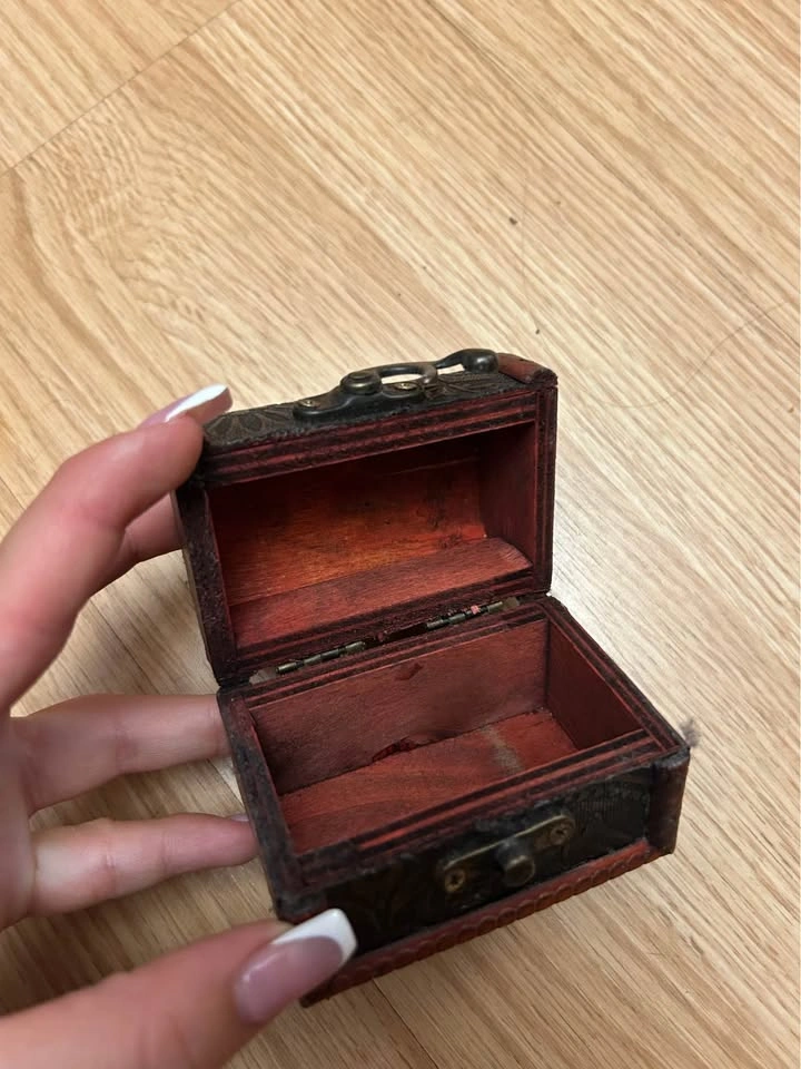 Vintage Style Small Wooden Treasure Chest - photo 3