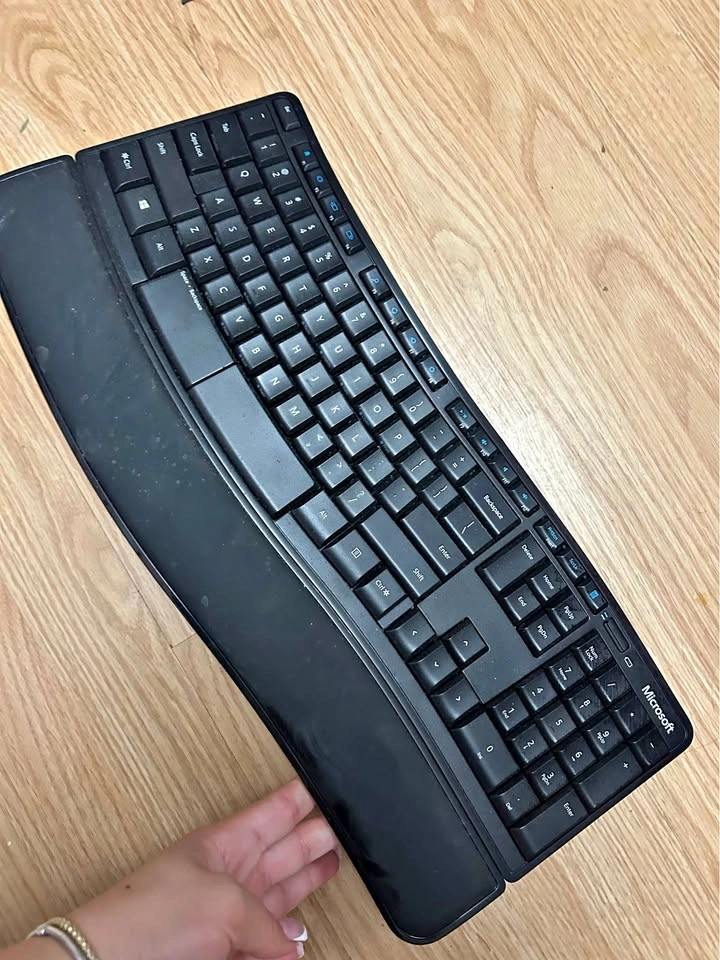Microsoft Wireless Desktop 2000 Keyboard