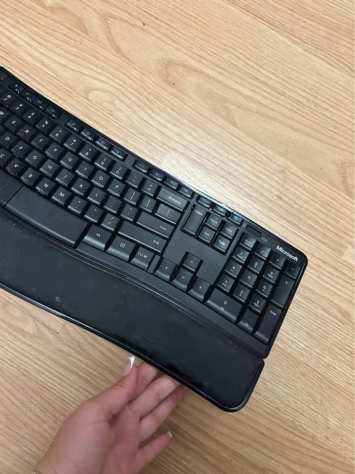 Microsoft Wireless Desktop 2000 Keyboard - photo 3