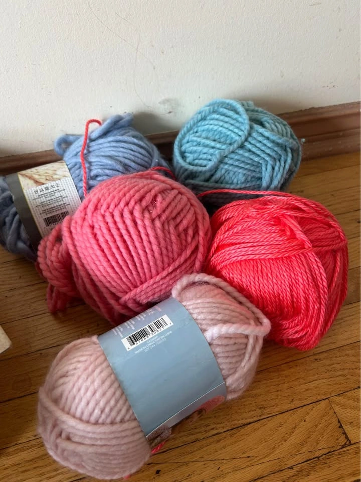 Mixed Assorted Crochet Yarn Lot - photo 2