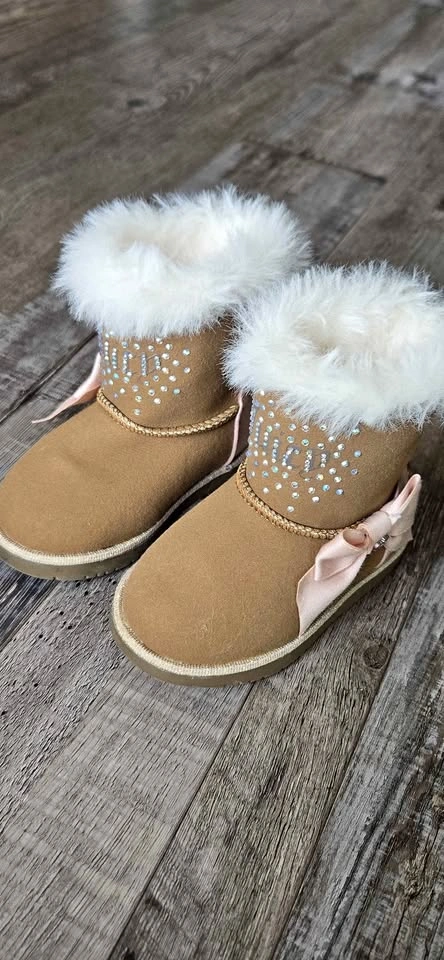 Juicy Couture Girls Faux Fur Rhinestone Boots Size 5