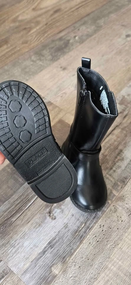 Brand New - The Children's Place Black Boots Girls Size 5 - photo 3