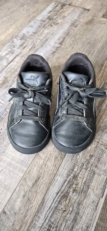 Puma Black Low-Top Sneakers Size 10 Boy