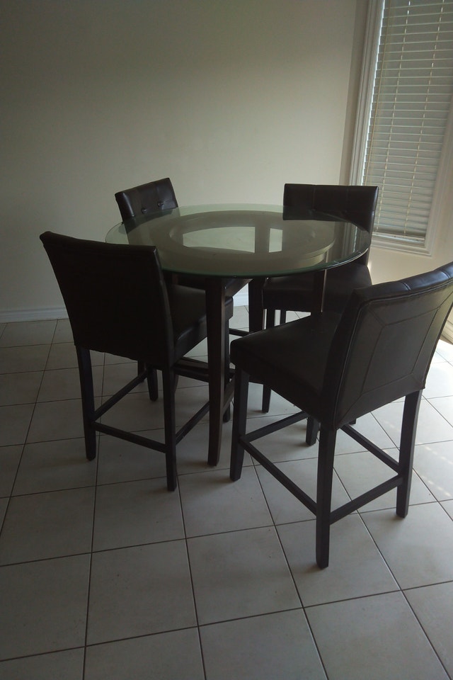 Crate and Barrel 42" Round Glass Table Beveled edge - photo 2