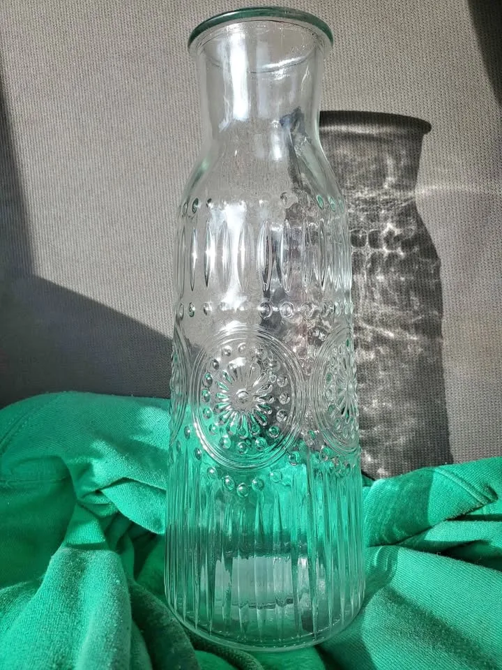 Decorative Glass vases thumbnail