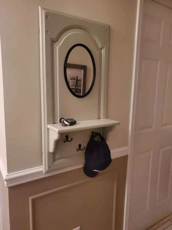 Antique mirror with shelf image indicator(2)