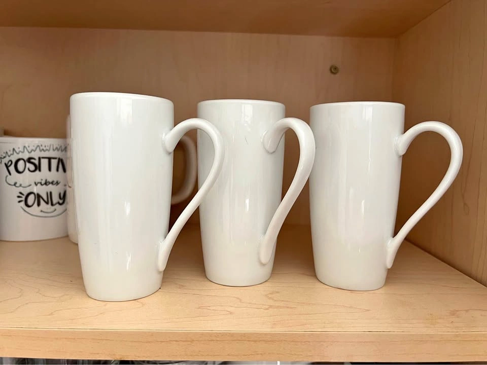 🏈 3 small mugs