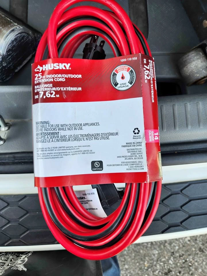Husky 25 ft 14-Gauge Extension Cord Indoor/Outdoor – Brand New S
