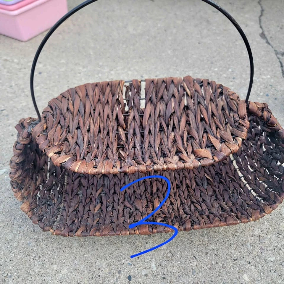 NEW! Basket SUPER CUTE! $10