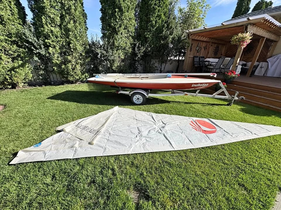 BOMBARDIER INVITATION SAILING DINGHY
