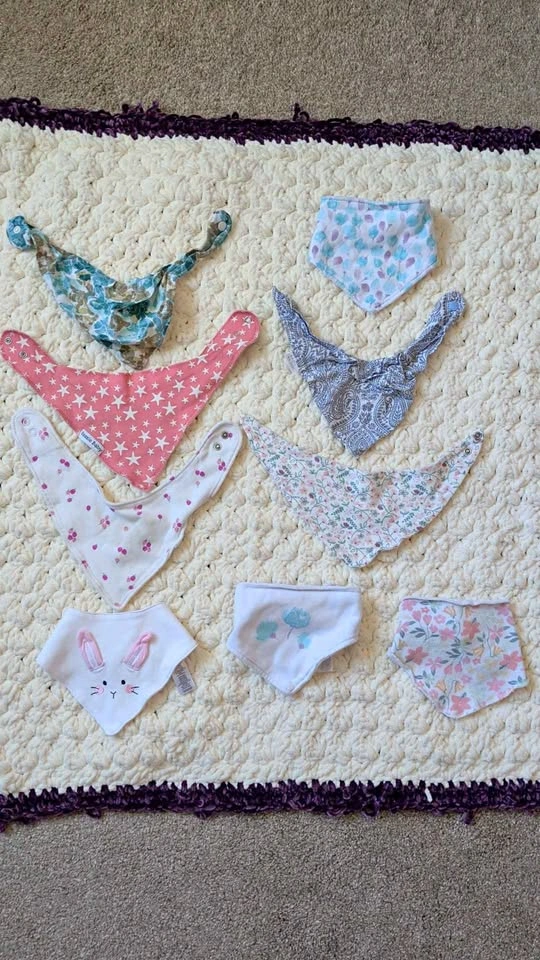 Bibs barely worn some new