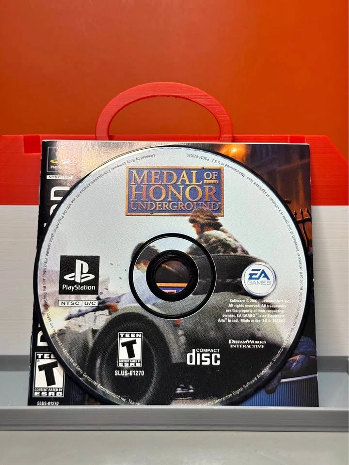 Medal of Honor: Underground (Sony PlayStation 1) Disc And Manual