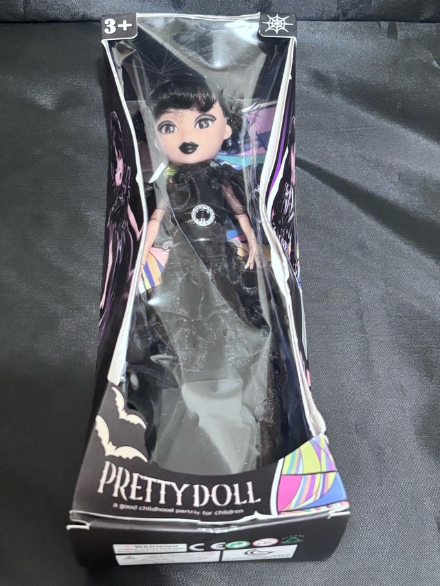 Pretty Doll Gothic Style Doll - photo 2