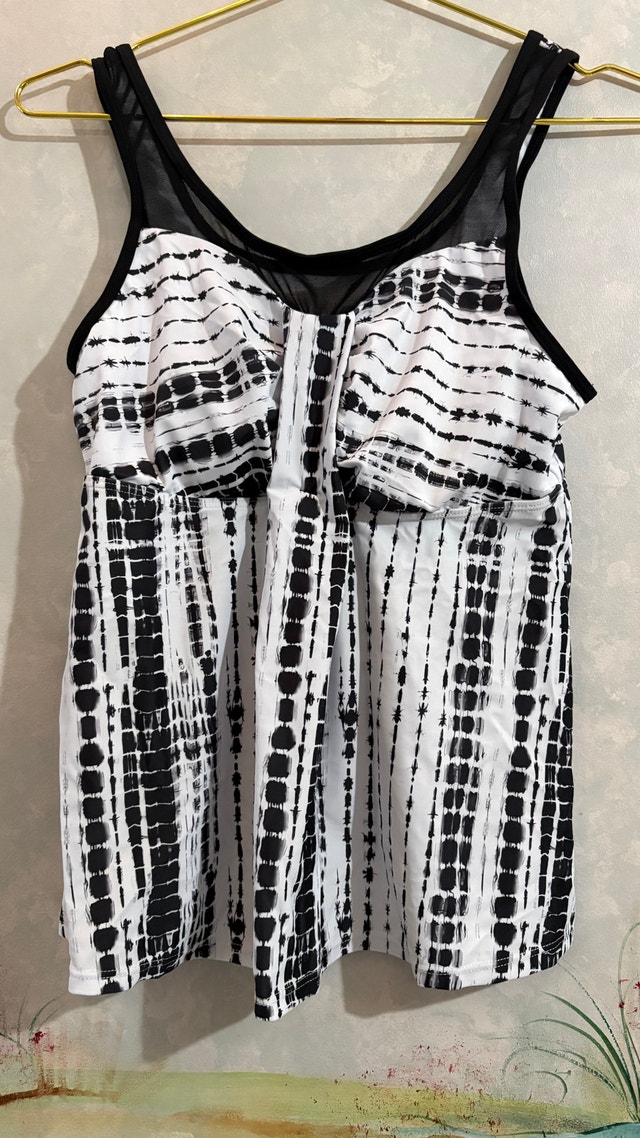 Black and White Tankini Top-M