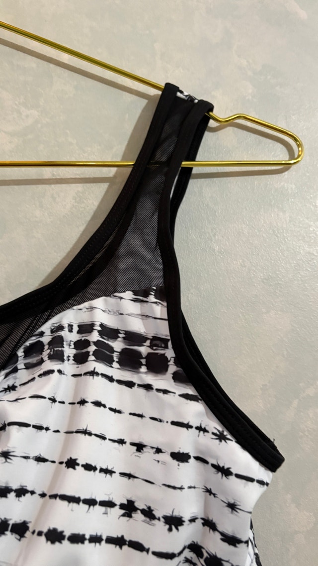 Black and White Tankini Top-M - photo 2