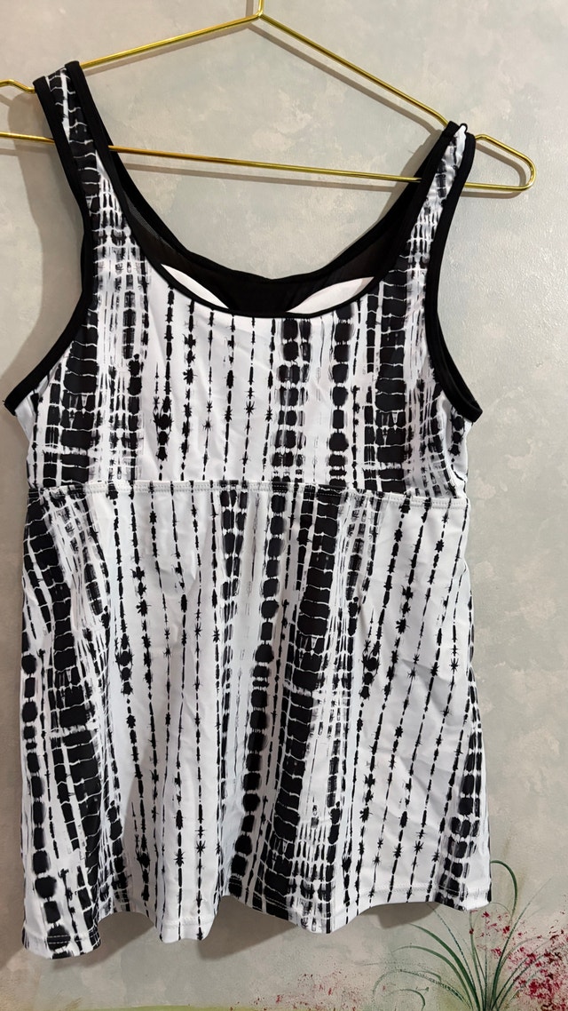 Black and White Tankini Top-M - photo 3