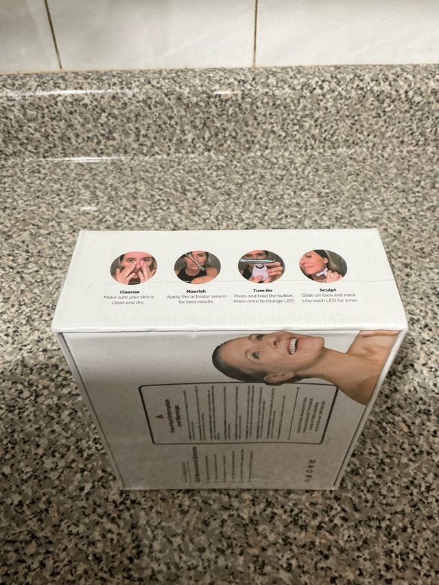 RenewaSkin RenewaLift LED Skincare Device - photo 3