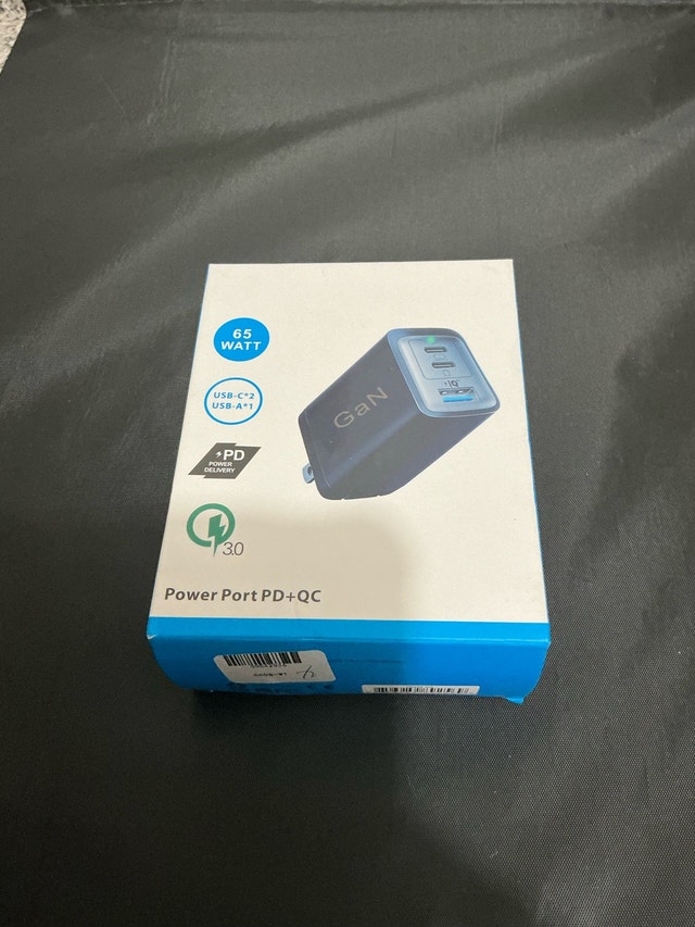 65W GaN 3-Port USB Charger - photo 2